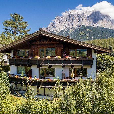Tyrol Appartements Ehrwald Bagian luar foto