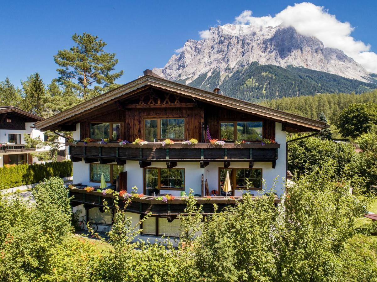 Tyrol Appartements Ehrwald Bagian luar foto